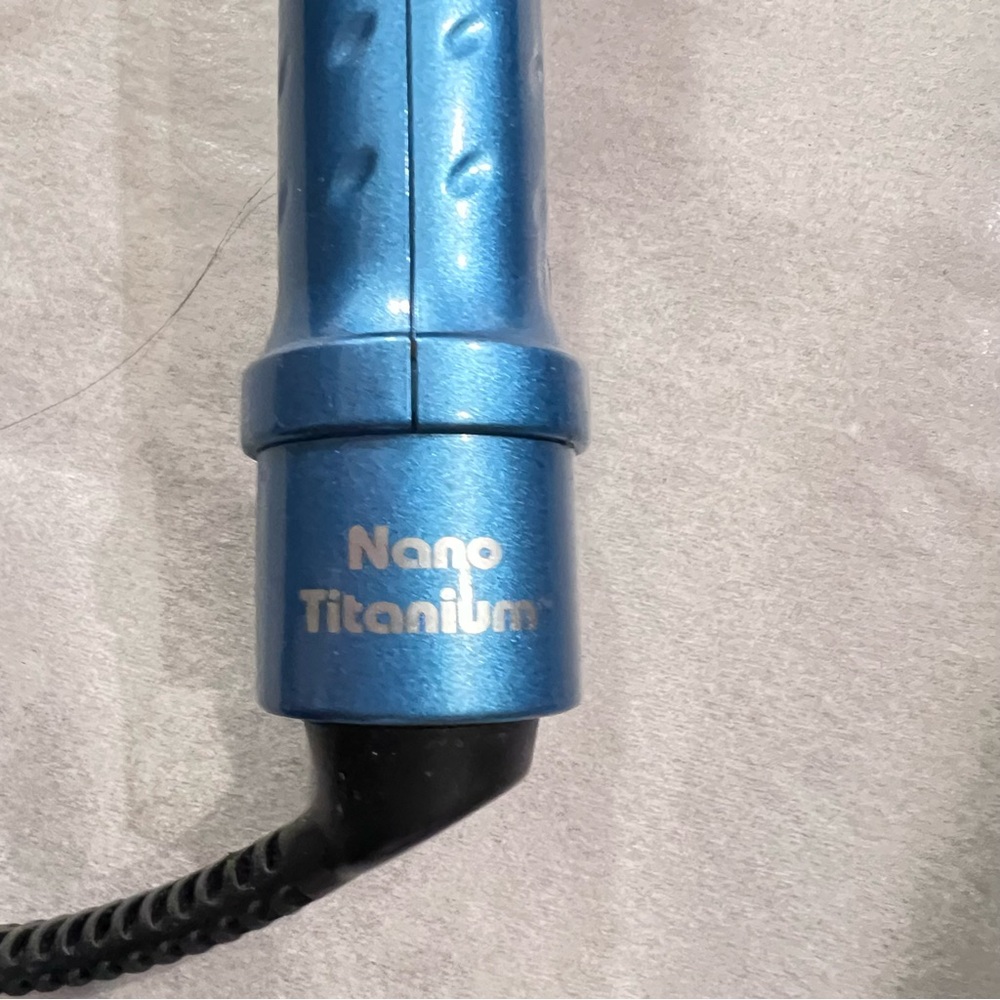 NWOT Blue BaBylissPRO Nano Titanium Spring Curling Iron - Picture 7 of 14
